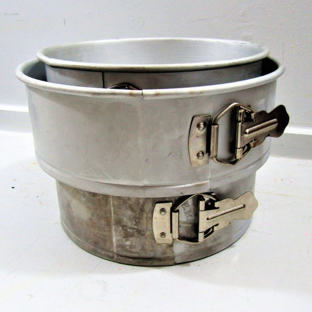 Three Springform Cheesecake Pans - Picture 5 of 8